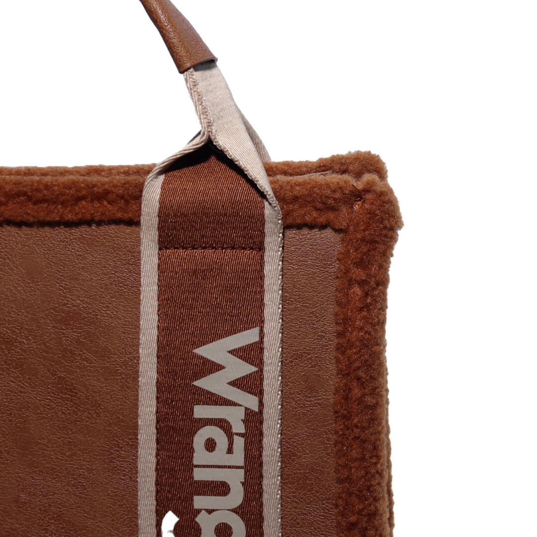 Bolsa de Mano Wrangler Miel HW510